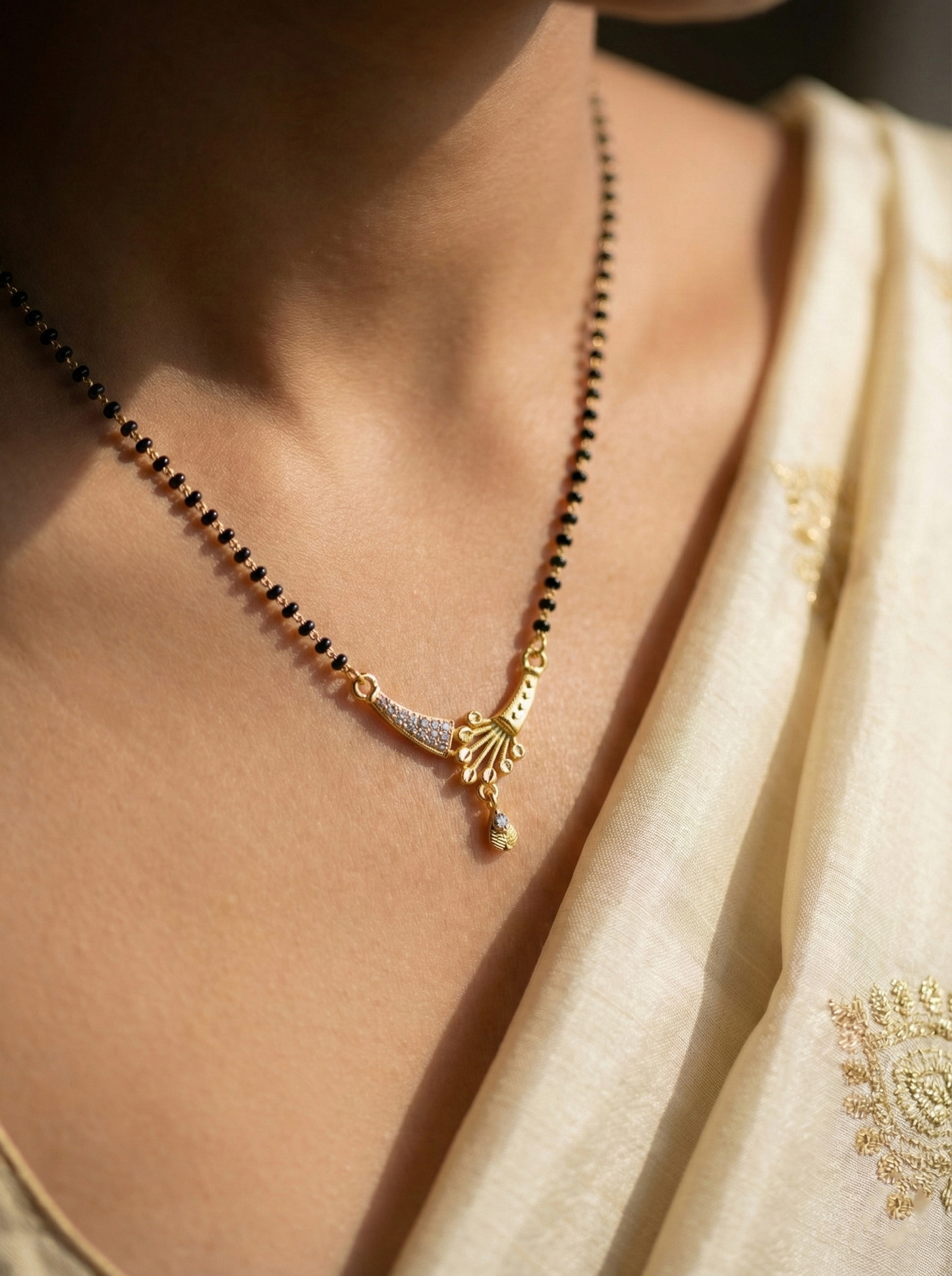 Studded Curved Mangalsutra