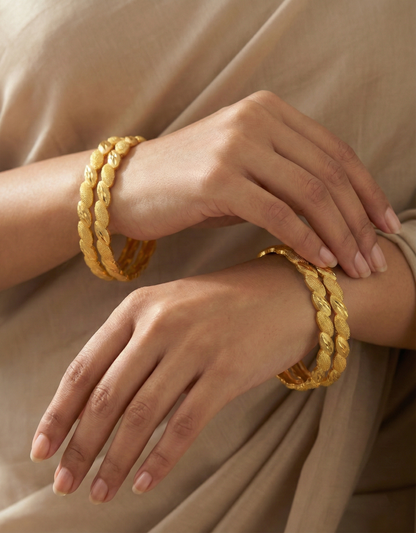 Leaf Pattern Traditional Bangles